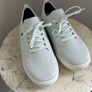 Vessi weekend sneaker, women’s 9, light blue